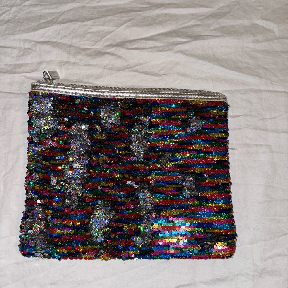 Reversible Sequins Large Wristlet